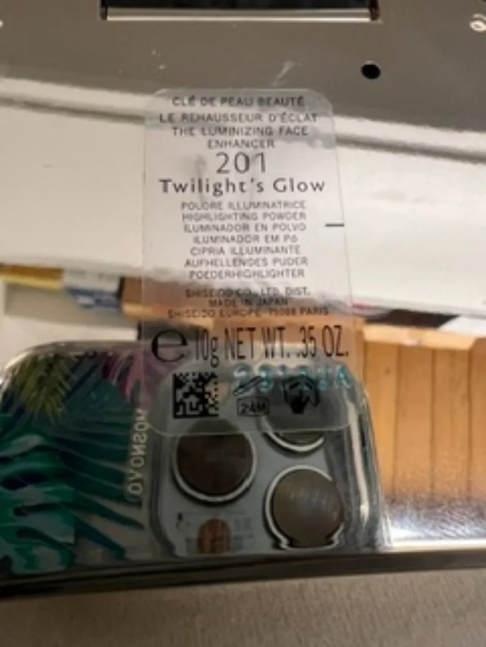 Cle de Peau Luminizing Face Enhancer in Twilight Glow 201 w/ Pouch